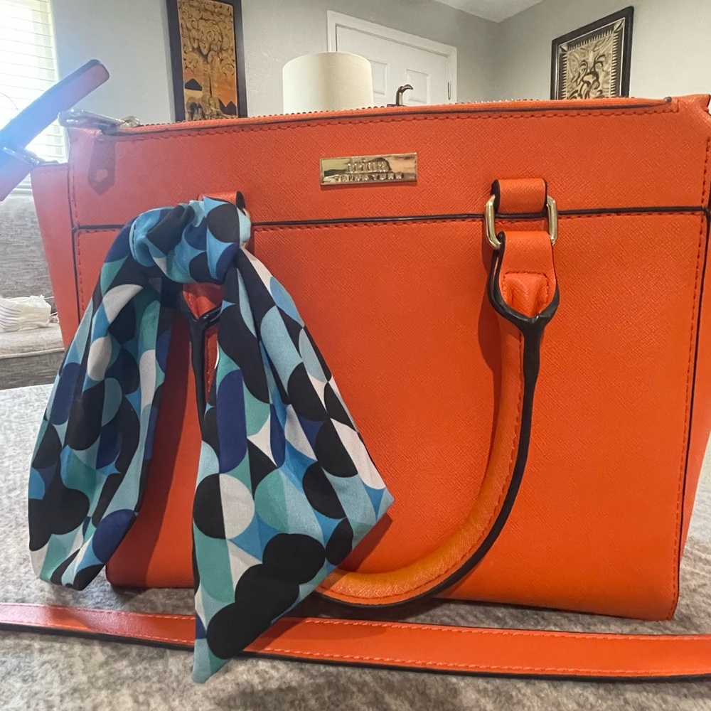 Cute Trina Turk crossbody purse